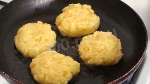 кукурузные оладьи с сыром моцарелла