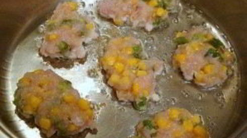 куриные оладьи с кукурузой