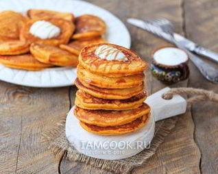 Морковные оладьи с изюмом