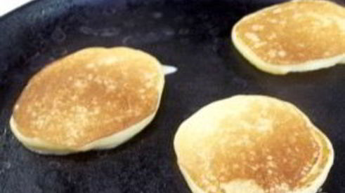 оладьи из муки и манки