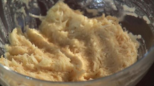 оладьи из сельдерея с яблочным соусом