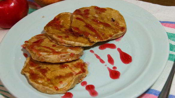 Рецепт Оладьи из цельнозерновой муки с яблоками