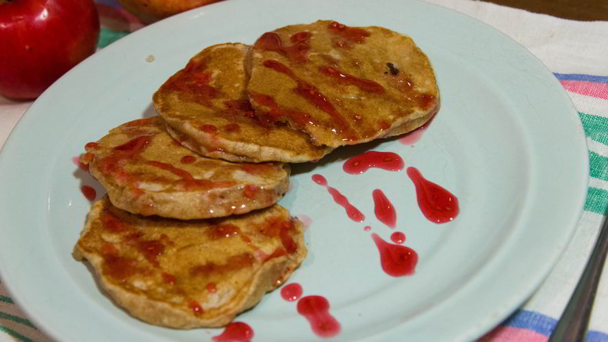 Рецепт оладьи из цельнозерновой муки с яблоками