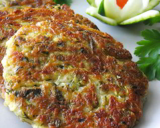 Оладьи из цукини с сыром Фета и зеленью