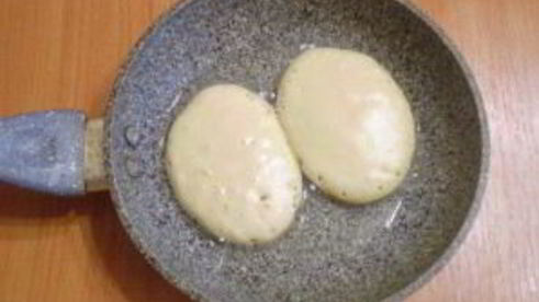 оладьи на кефире с яйцами