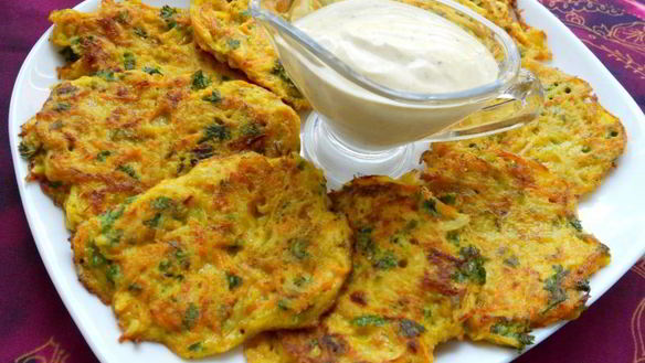 Рецепт Оладьи овощные с соусом карри по-индийски