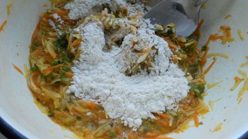 оладьи овощные с соусом карри по-индийски