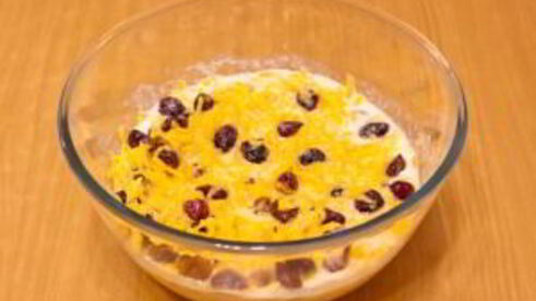 оладьи с тыквой и вяленой ягодой