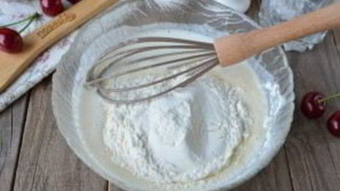 оладьи с вишней на кефире