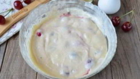 оладьи с вишней на кефире