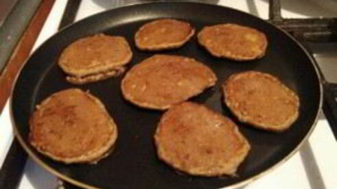 печеночные оладьи на сметане