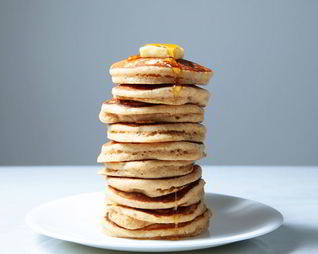 Пышные оладьи без яиц и соды на простокваше