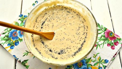 пышные оладьи на молоке с маком
