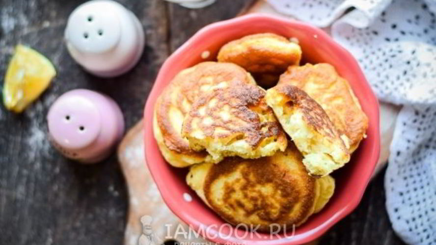 Рецепт пышные оладьи с манкой на кефире