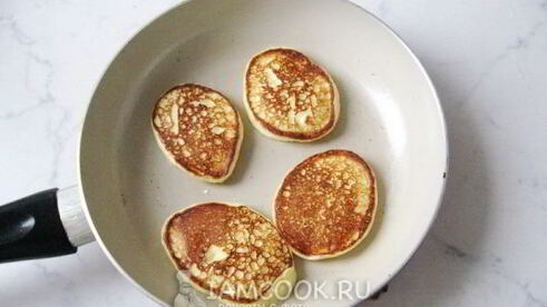 творожные оладьи на молоке