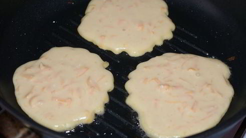 тыквенные оладьи с медовыми орехами