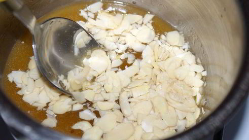 тыквенные оладьи с медовыми орехами