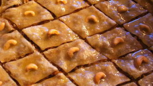 пахлава с финиками и курагой