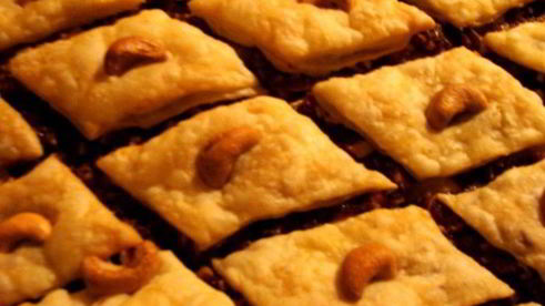 пахлава с финиками и курагой