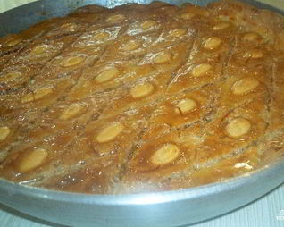 Пахлава с медом