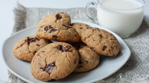 арахисовое печенье с шоколадной крошкой