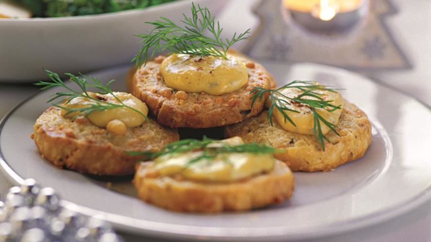 Рецепт французские крекеры с соусом из голубого сыра