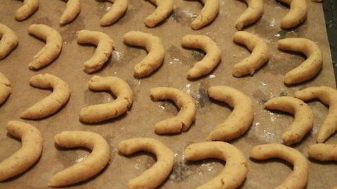 меззалуна — печенье с орешками