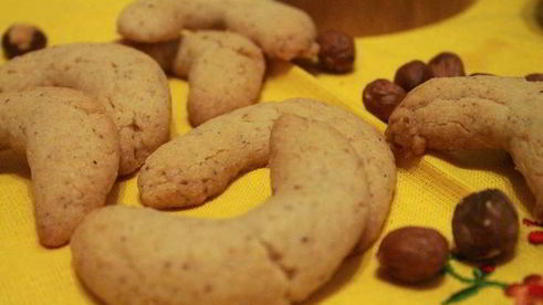 меззалуна — печенье с орешками