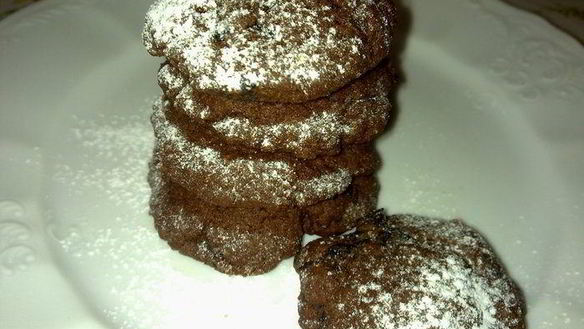 Рецепт Мягкое шоколадное печенье с черносливом