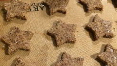 новогоднее печенье с корицей и миндалем