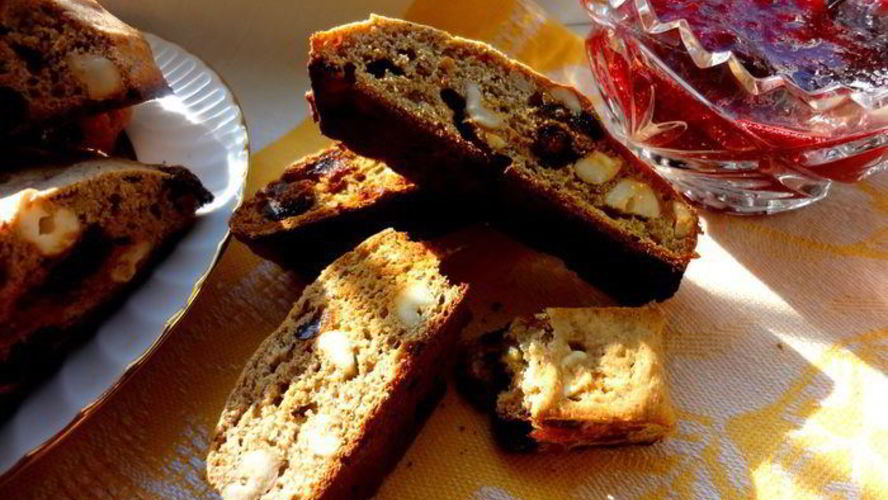 Рецепт овсяные бискотти с орехами, бананами и финиками