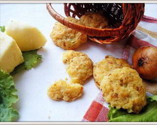 Печенье с сыром, горчицей и луком