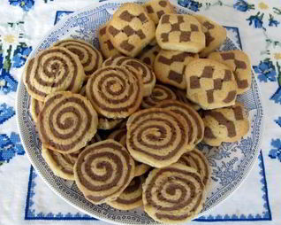 Песочное печенье шоколадно-ванильное