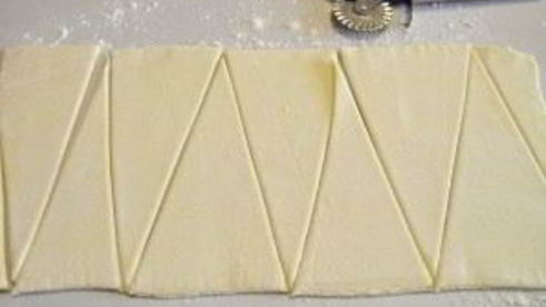 рогалики из слоеного бездрожжевого теста