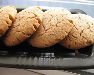 Шоколадно-миндальные печеньки с тхиной