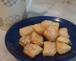 Сырное печенье с кунжутом