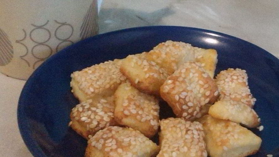 Рецепт сырное печенье с кунжутом
