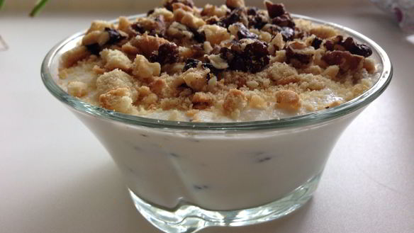 Рецепт Творожно-сметанный десерт с печеньем и орехами