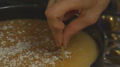 бисквитный пирог с ежевикой и голубикой