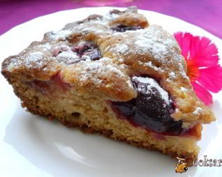 Быстрый пирог со сливами