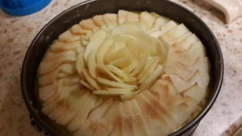 итальянский яблочный пирог с заварным кремом