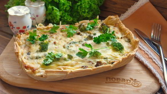 Рецепт Киш с брокколи из слоеного теста