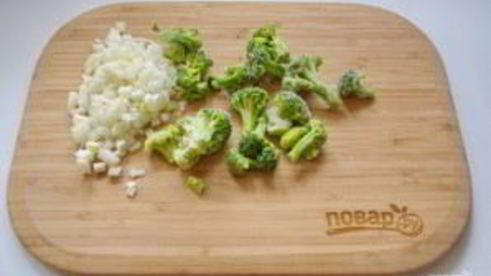 киш с брокколи из слоеного теста