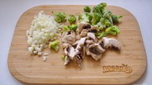 киш с брокколи из слоеного теста