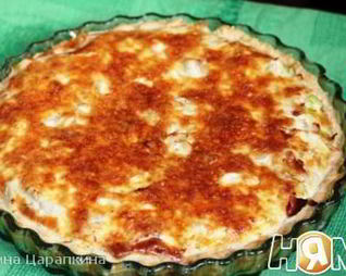 Лотарингский пирог с курицей, пореем и беконом