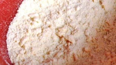 лотарингский пирог с курицей, пореем и беконом