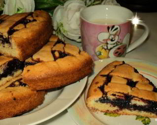 Пирог с черничным джемом