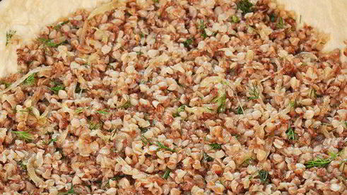 постный пирог с гречкой и семгой