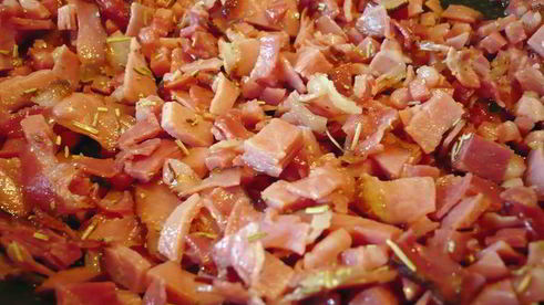 сливочный пирог с беконом и кедровыми орехами есть в графском парке