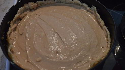 творожно-карамельный пирог с черносливом